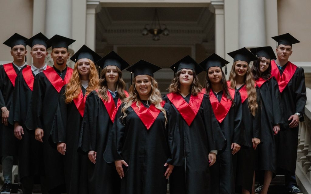 Випуск бакалаврів 2023
