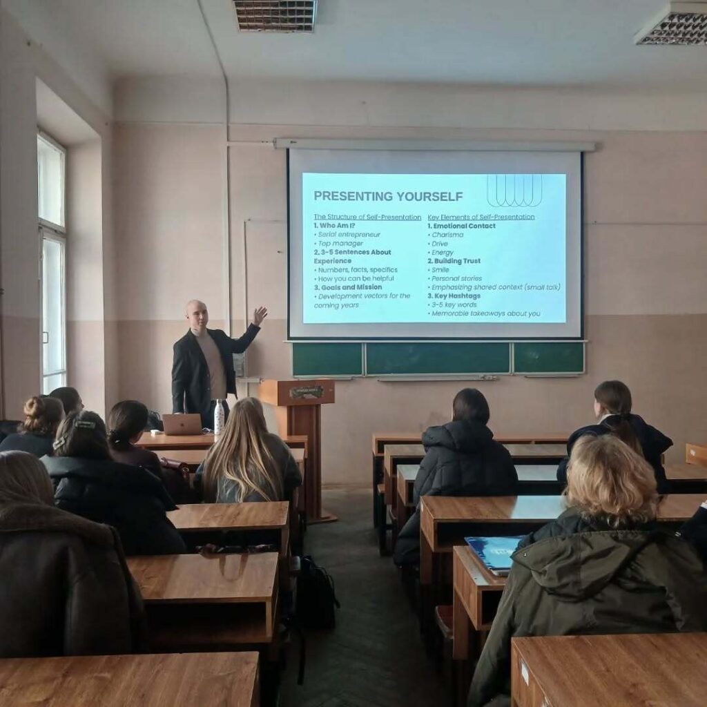 Soft Skills для майбутніх аналітиків міжнародний досвід від Brian Benjamin