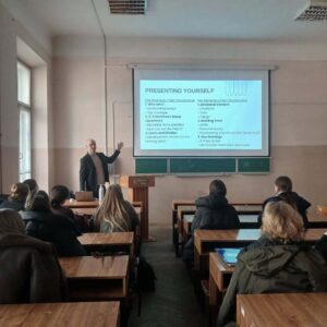 Soft Skills для майбутніх аналітиків міжнародний досвід від Brian Benjamin